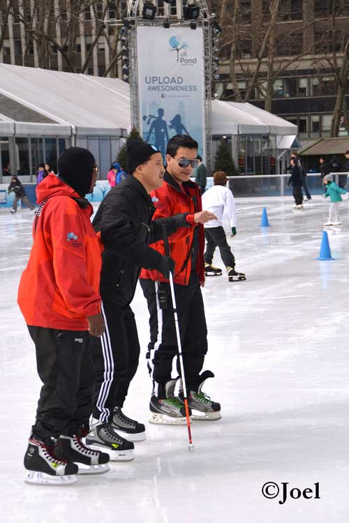 Invidente patinando