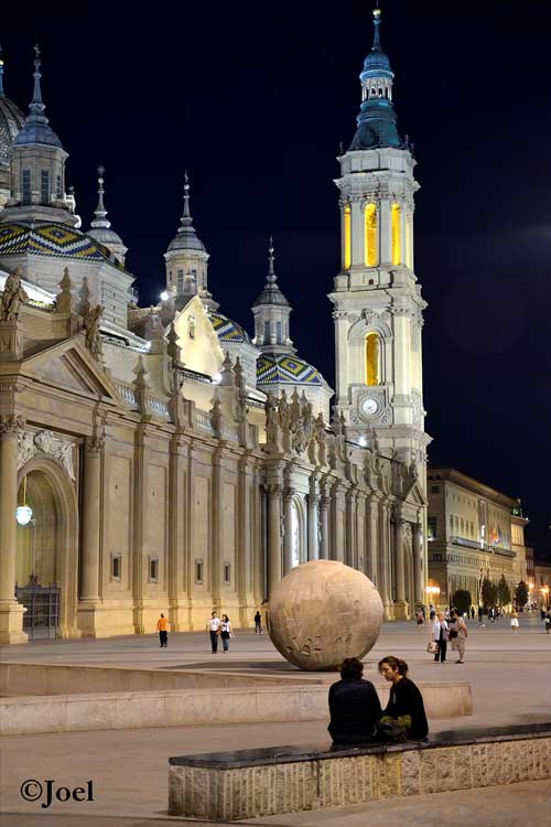Basílica y plaza