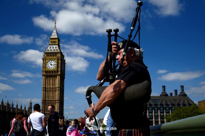 Gaitero junto al Big Ben