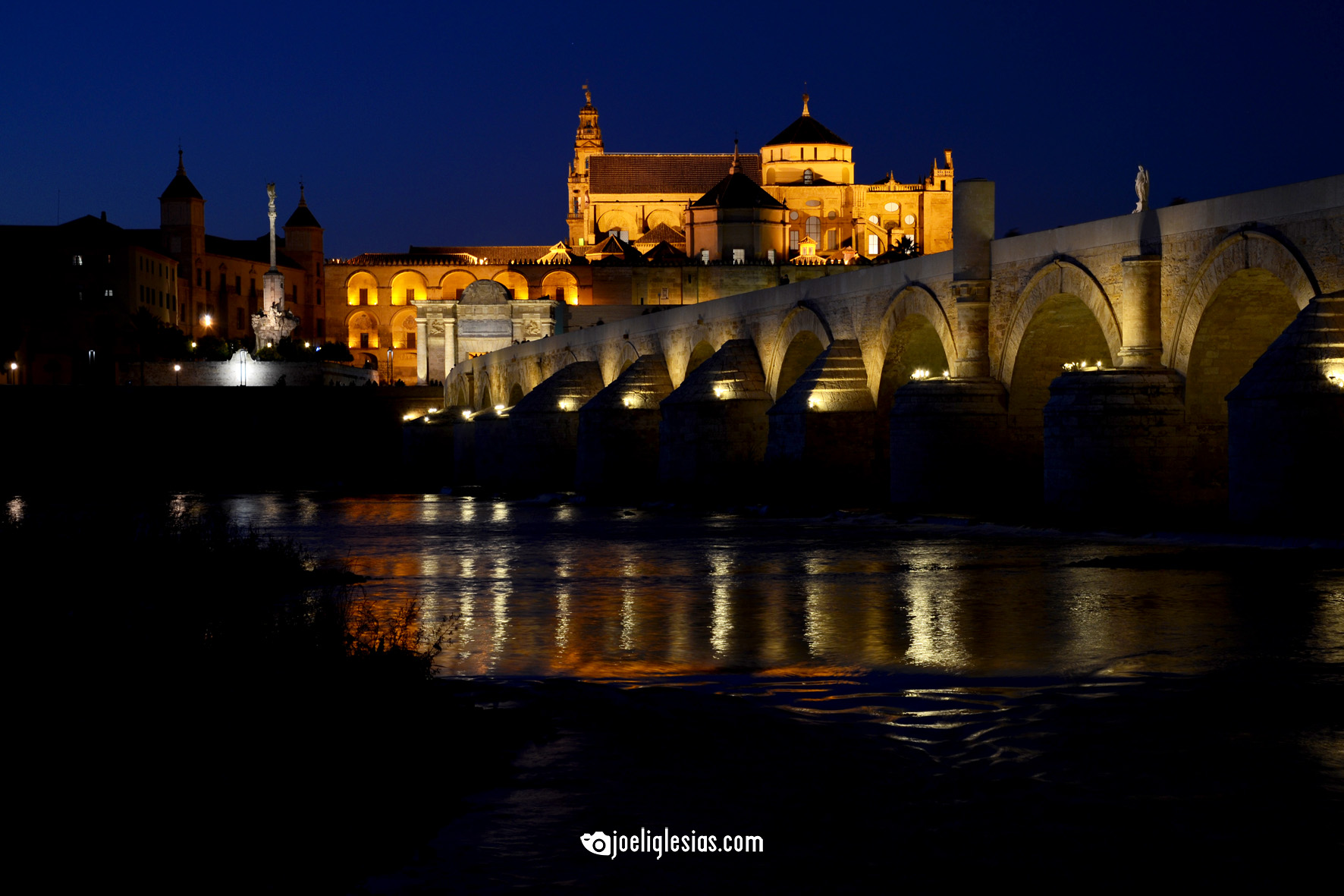 Mezquita nocturna